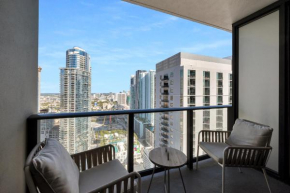 Chic One Bedroom in the heart of vibrant Downtown- Daily resort fee and parking not included